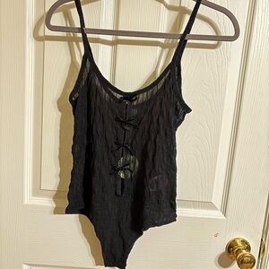 nwt find me now the label black ross mesh bow bodysuit size m/l